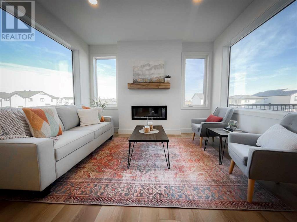 Property at 745 Violet Place W image 1