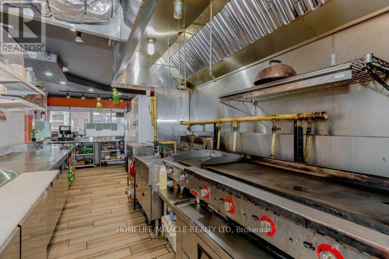 3233 Yonge Street, Toronto (Lawrence Park North), Ontario  M4N 2L5 - Photo 25 - C11992916