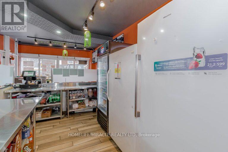 3233 Yonge Street, Toronto (Lawrence Park North), Ontario  M4N 2L5 - Photo 28 - C11992916