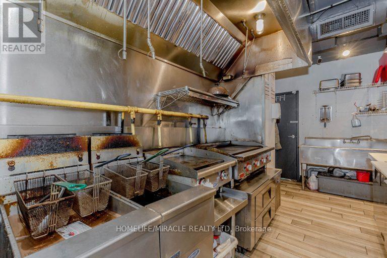 3233 Yonge Street, Toronto (Lawrence Park North), Ontario  M4N 2L5 - Photo 37 - C11992916