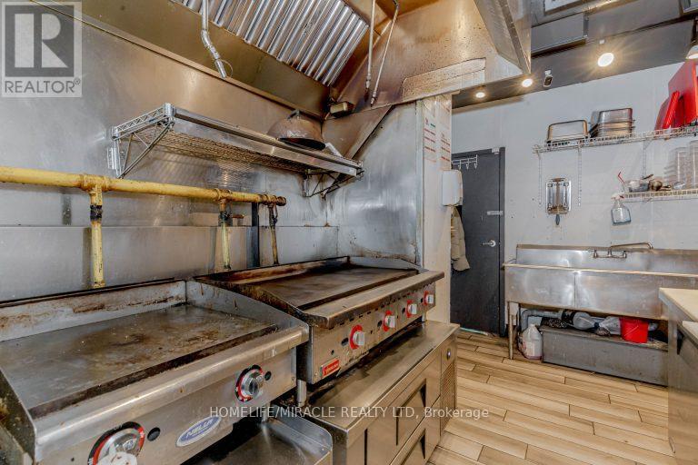 3233 Yonge Street, Toronto (Lawrence Park North), Ontario  M4N 2L5 - Photo 38 - C11992916