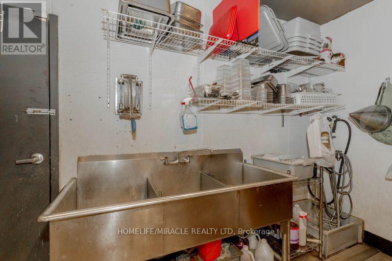 3233 Yonge Street, Toronto (Lawrence Park North), Ontario  M4N 2L5 - Photo 40 - C11992916