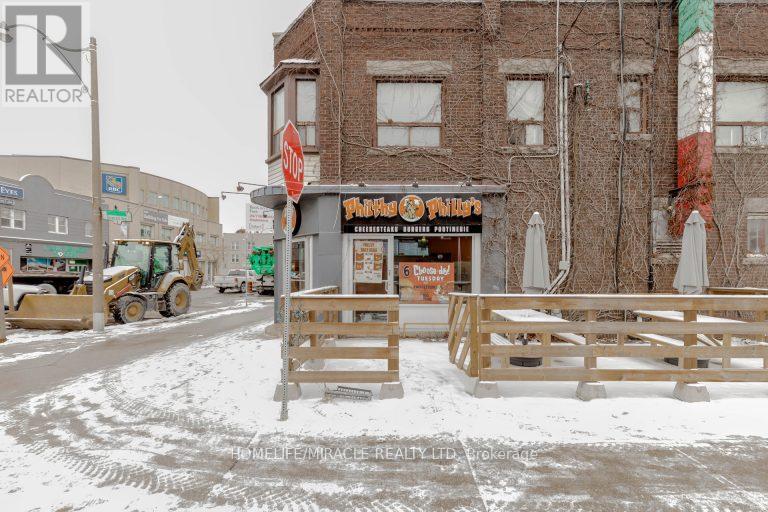 Property at 3233 YONGE STREET image 5
