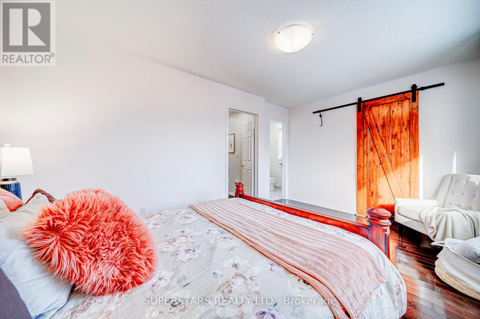 6 Majestic Drive, Markham, Ontario  L6C 2B2 - Photo 12 - N11992927
