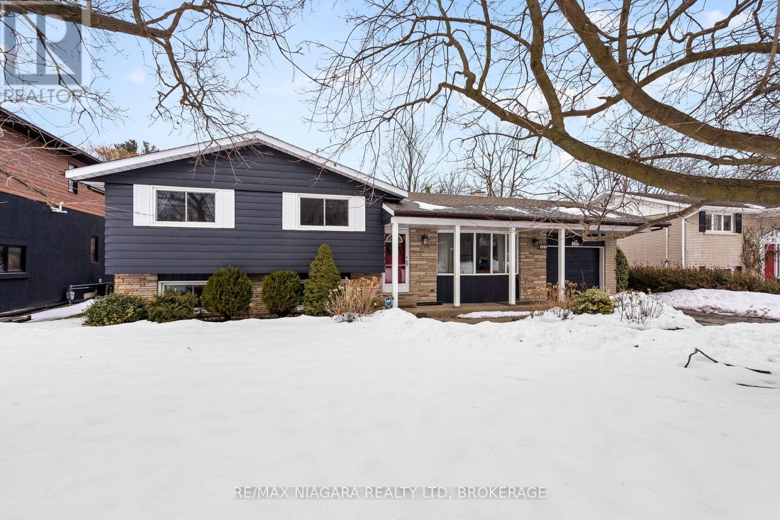 Property at 305 CENTRE STREET image 3