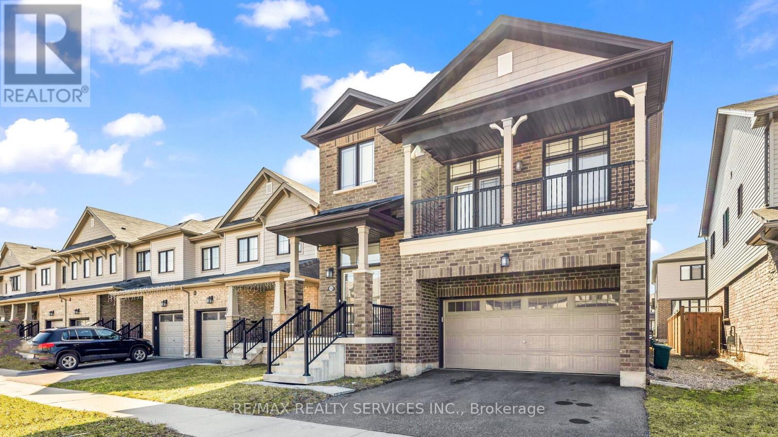 Property at 16 PAGEBROOK CRESCENT E image 2