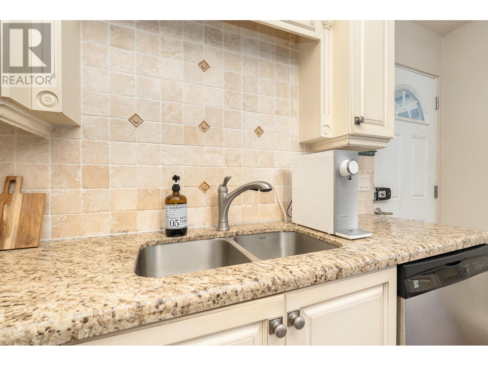1068 Canyon Boulevard, North Vancouver, British Columbia  V7R 2K4 - Photo 12 - R2971365