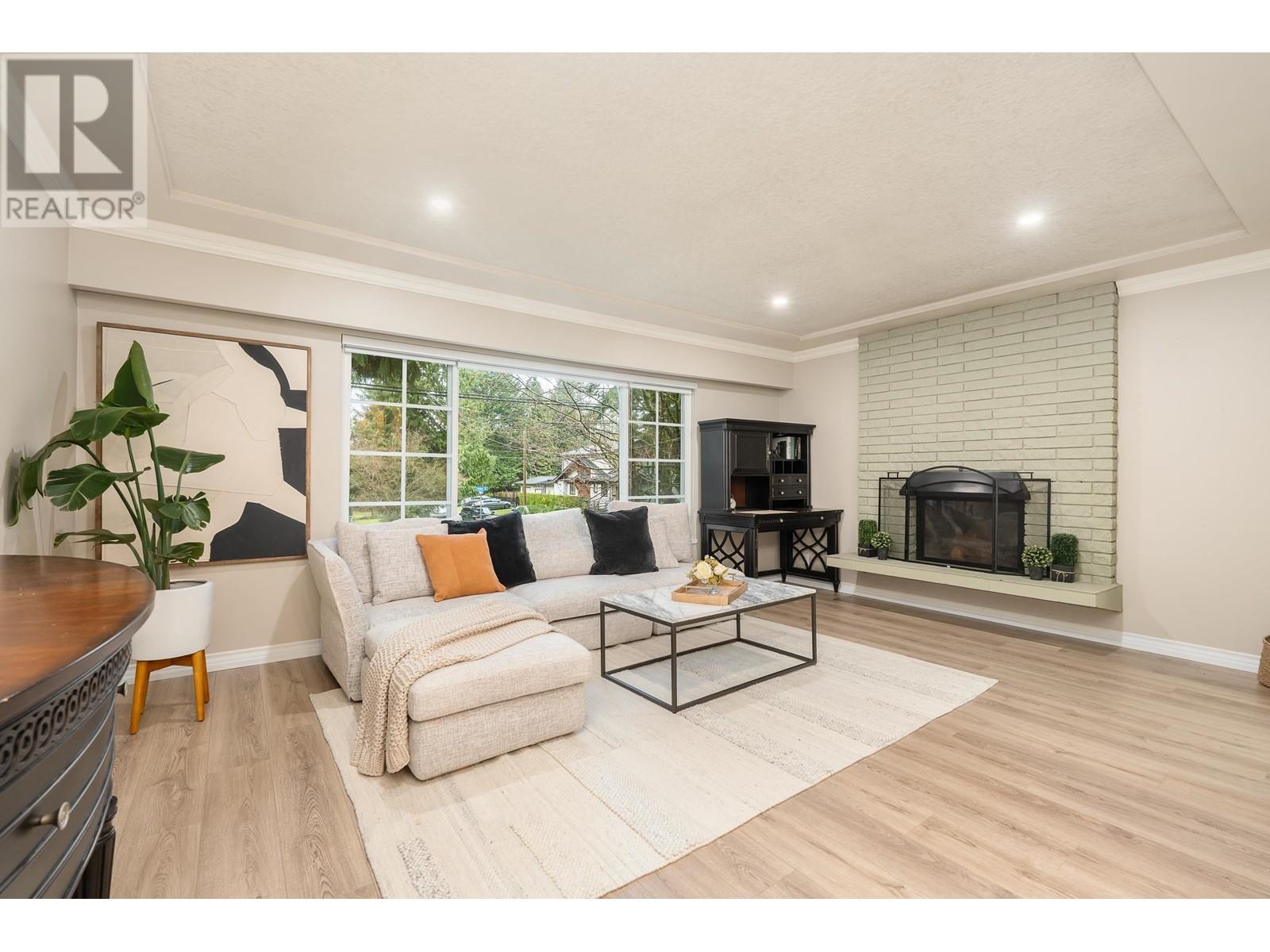 1068 Canyon Boulevard, North Vancouver, British Columbia  V7R 2K4 - Photo 4 - R2971365