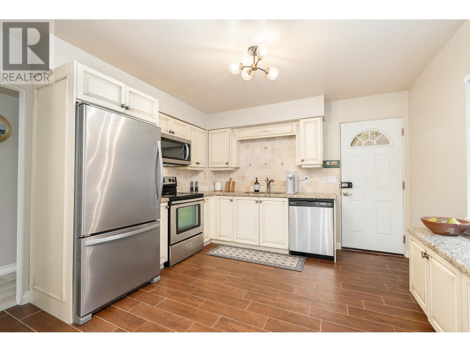 1068 Canyon Boulevard, North Vancouver, British Columbia  V7R 2K4 - Photo 11 - R2971365