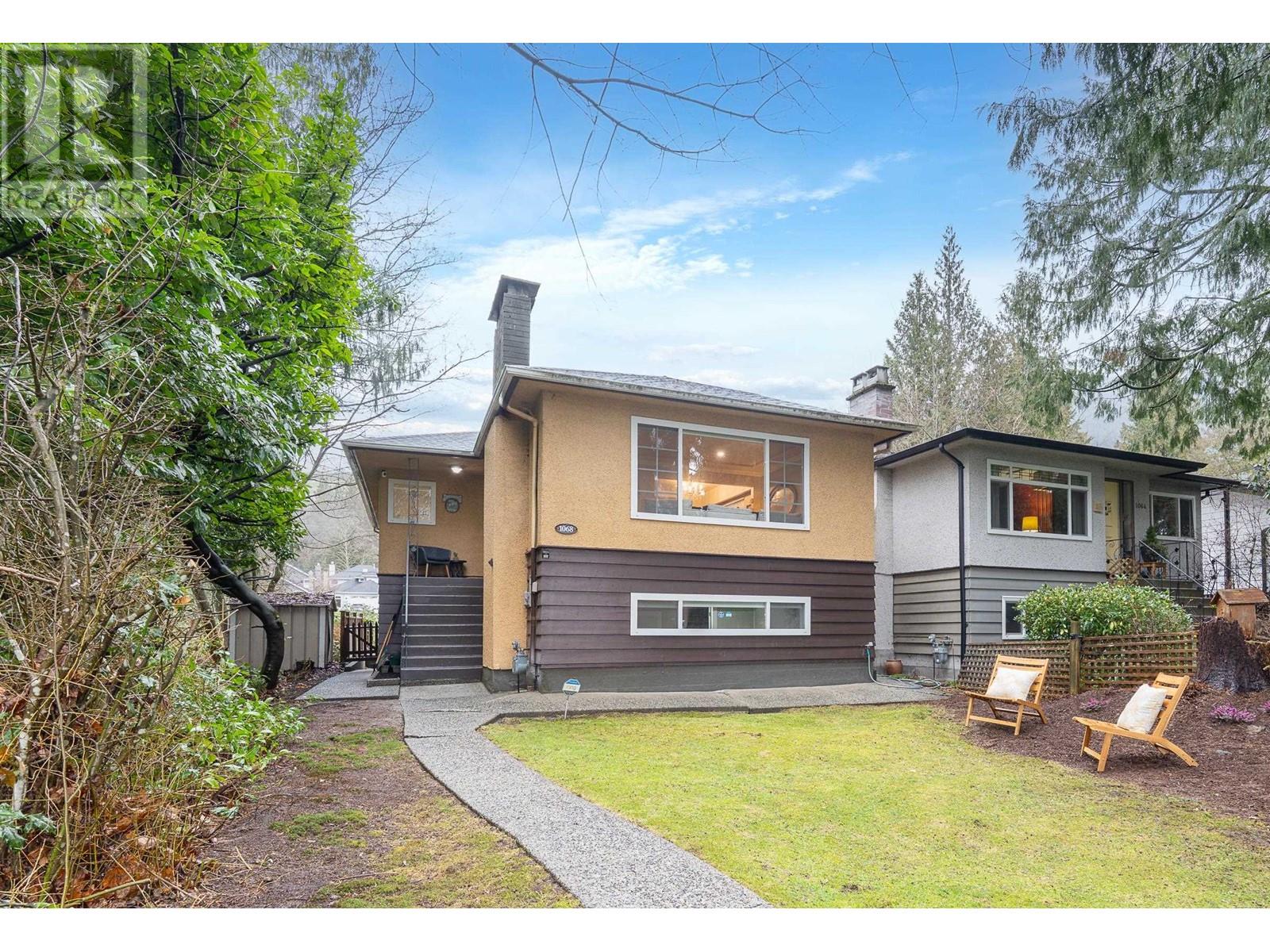 1068 CANYON BOULEVARD, north vancouver, British Columbia