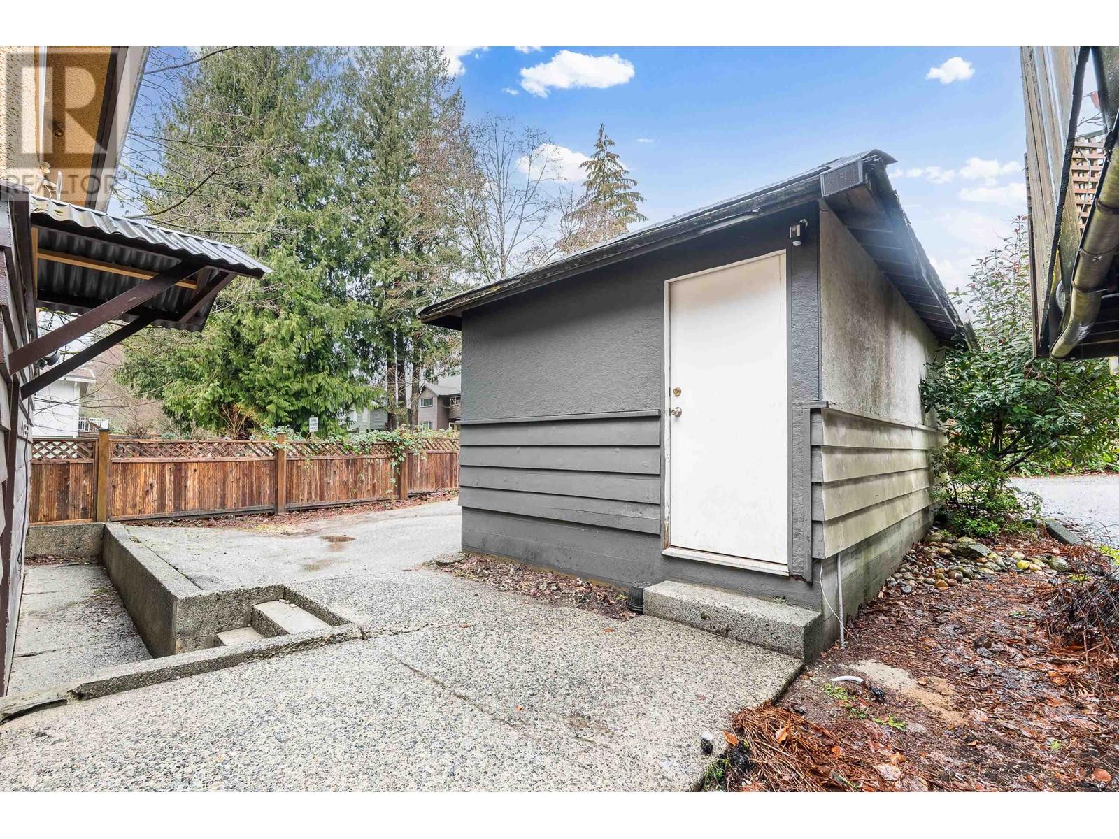 1068 Canyon Boulevard, North Vancouver, British Columbia  V7R 2K4 - Photo 38 - R2971365