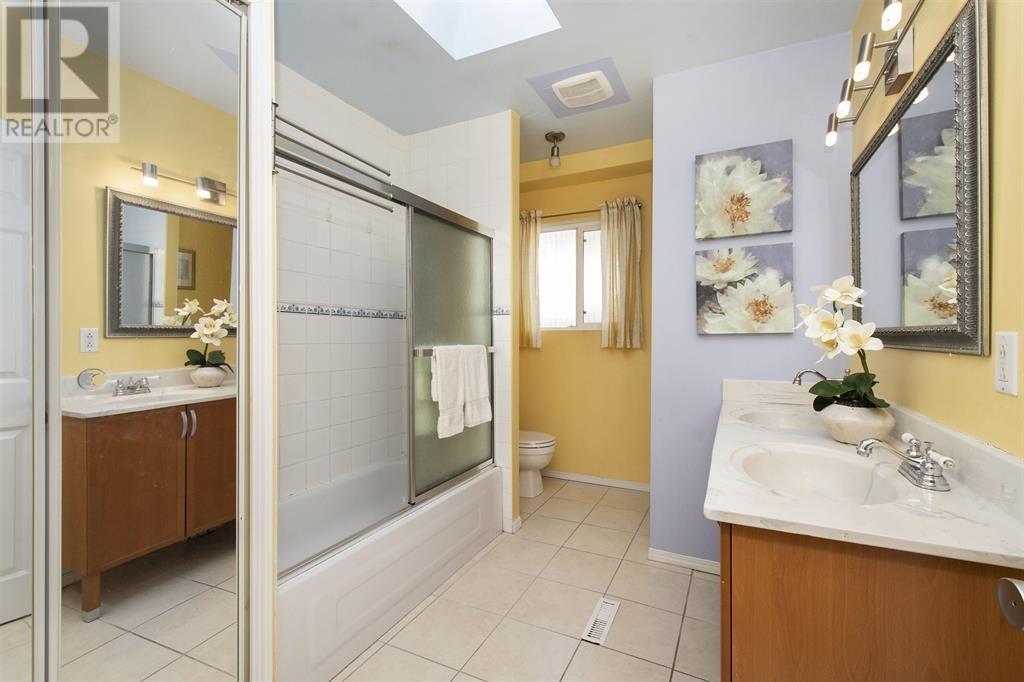 Upper 950 Nanaimo Street, Vancouver, British Columbia  V5L 4S9 - Photo 12 - R2971686