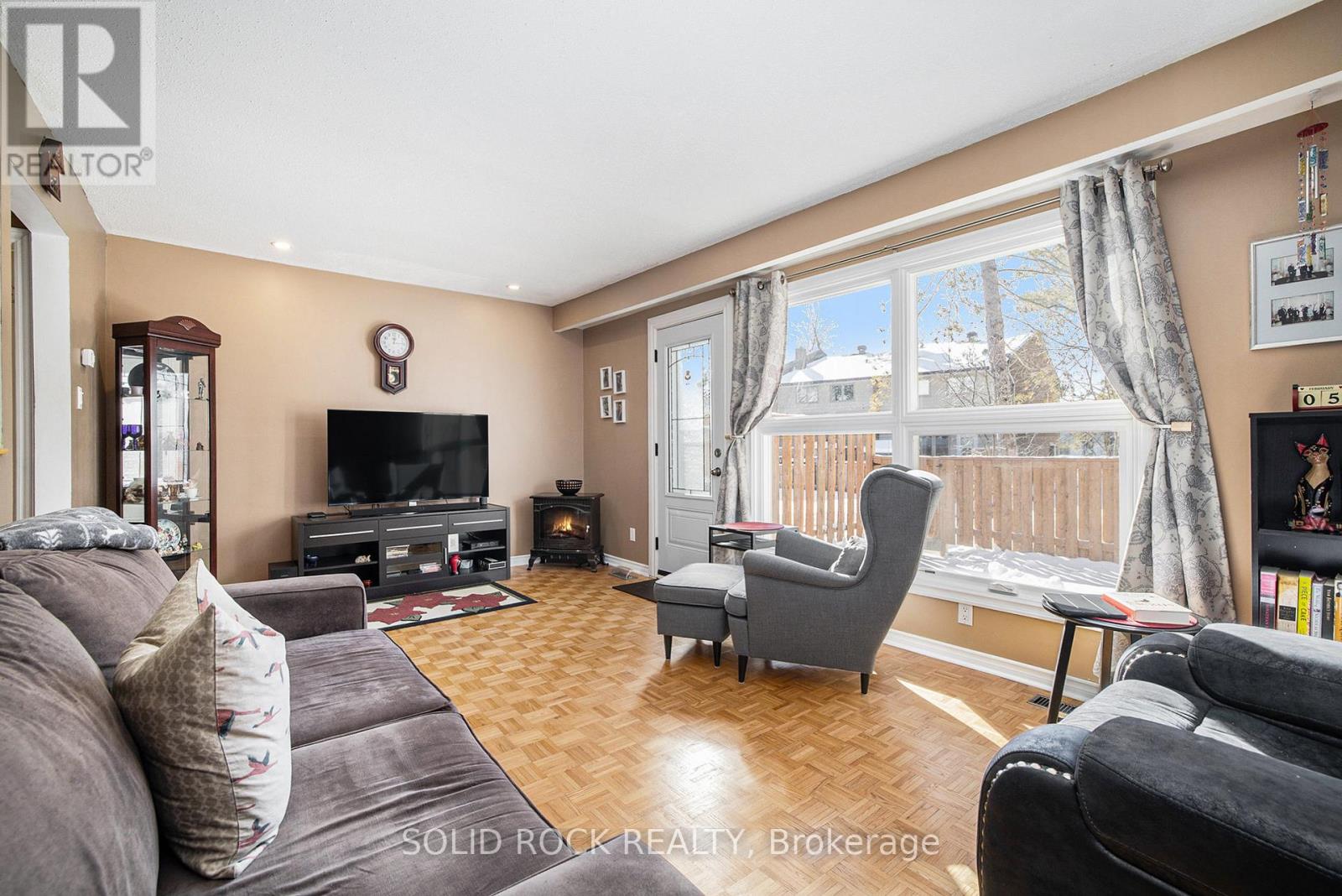 13 Carmichael Court, Ottawa, Ontario  K2K 1K1 - Photo 7 - X11964444