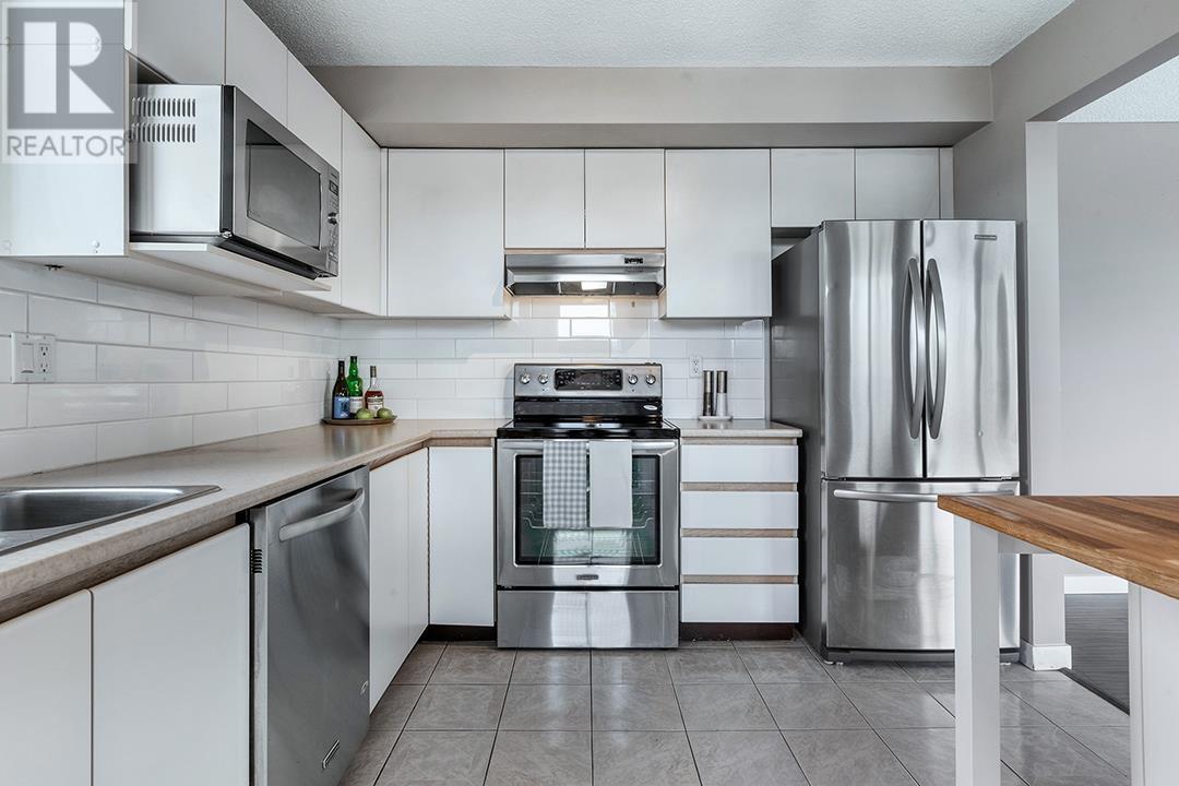 Listing Picture 11 of 25 : 705 7321 HALIFAX STREET, Burnaby / 本拿比 - 魯藝地產 Yvonne Lu Group - MLS Medallion Club Member