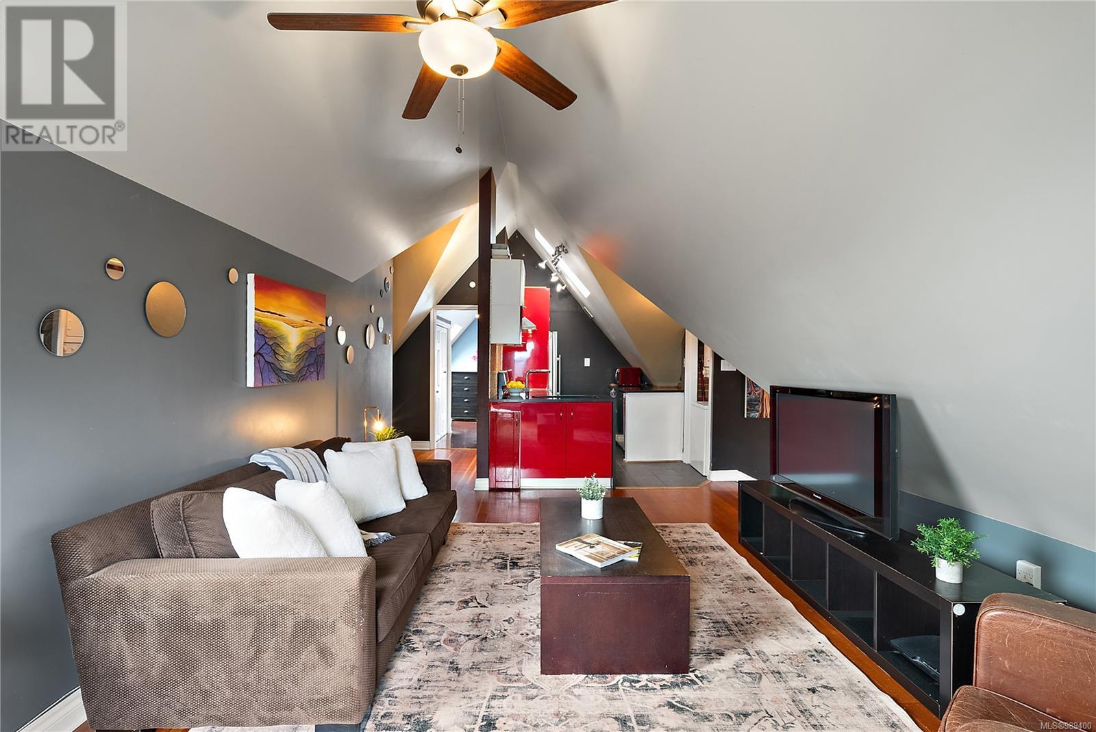Property at 6 851 Wollaston St image 4