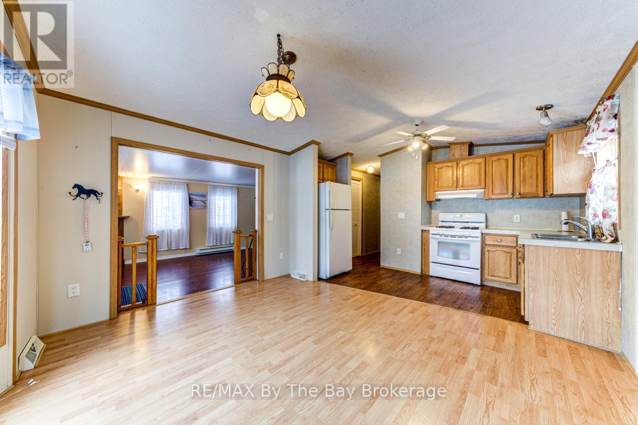 60 Topaz Street, Wasaga Beach, Ontario  L9Z 1X7 - Photo 19 - S11993082