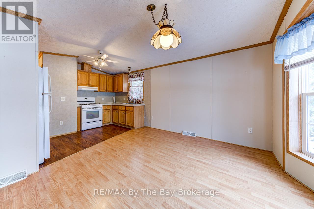60 Topaz Street, Wasaga Beach, Ontario  L9Z 1X7 - Photo 20 - S11993082