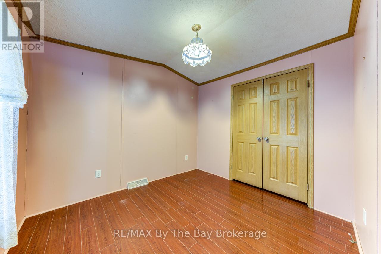 60 Topaz Street, Wasaga Beach, Ontario  L9Z 1X7 - Photo 33 - S11993082