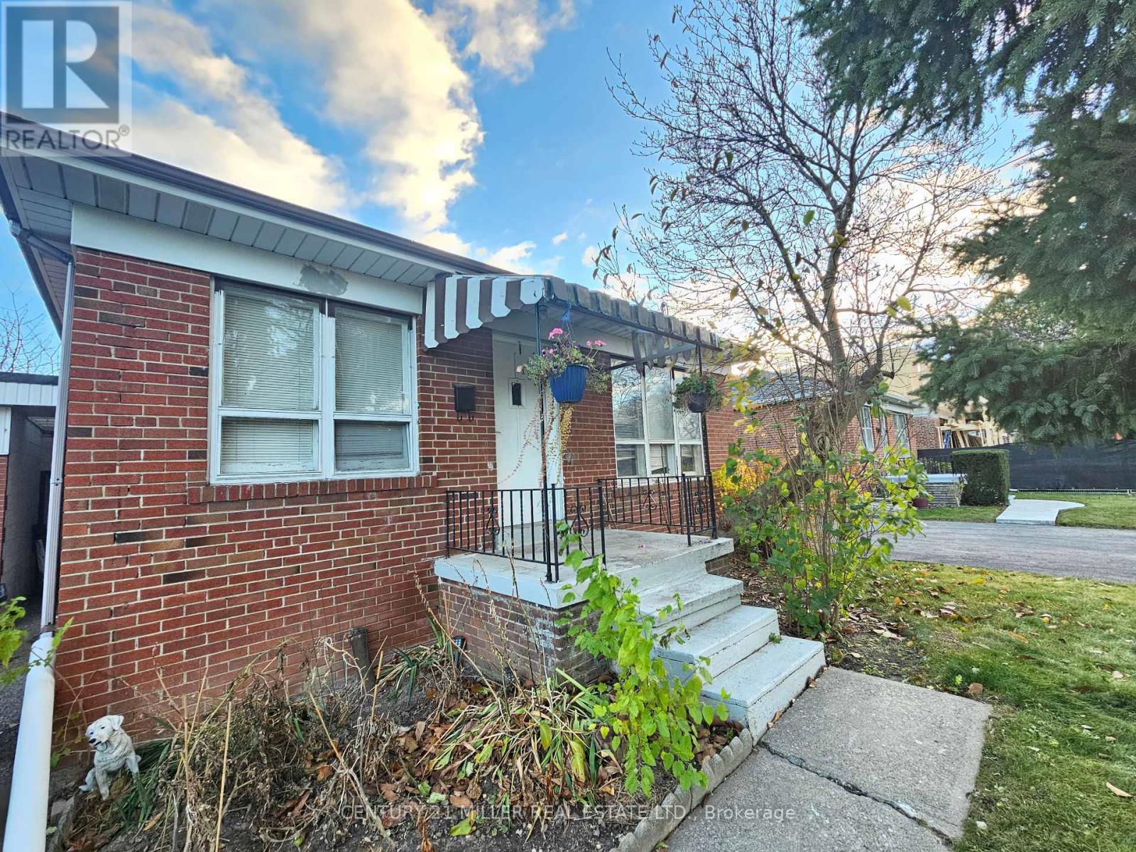 Bsmt - 153 Mcallister Road, Toronto (Clanton Park), Ontario  M3H 2N8 - Photo 2 - C11993057