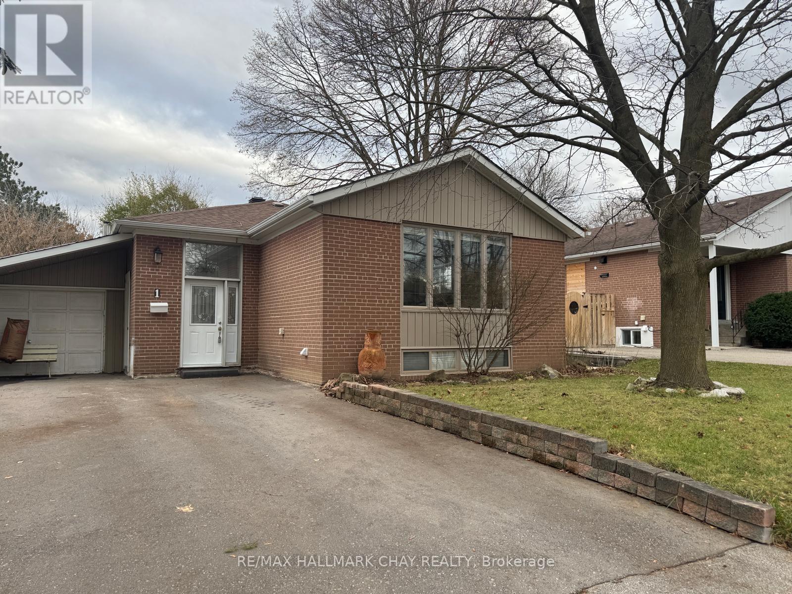 1 Davidson Road, Aurora, Ontario  L4G 2A9 - Photo 1 - N11993036