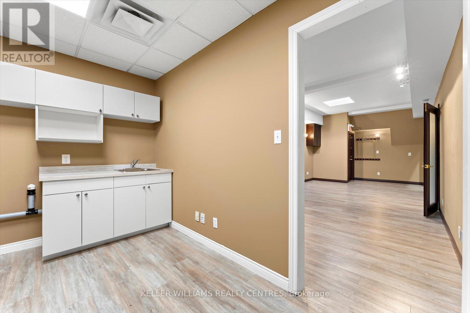 38 Wellington Street E, Aurora, Ontario  L4G 1H5 - Photo 10 - N11993136
