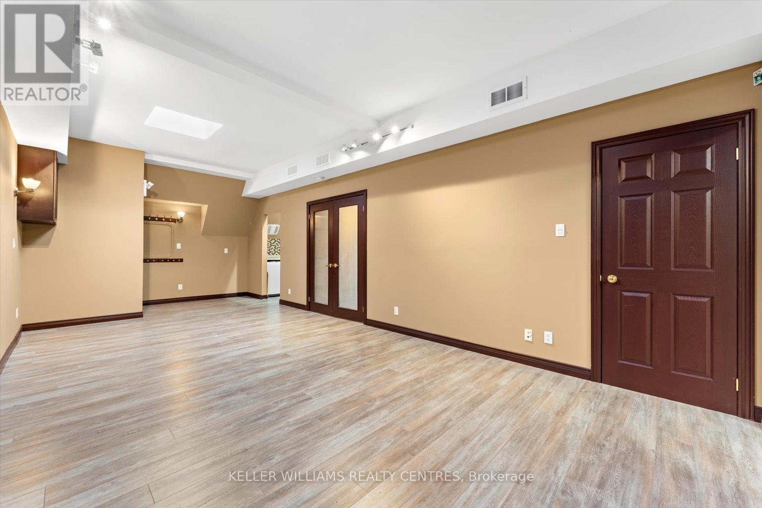 38 Wellington Street E, Aurora, Ontario  L4G 1H5 - Photo 4 - N11993136