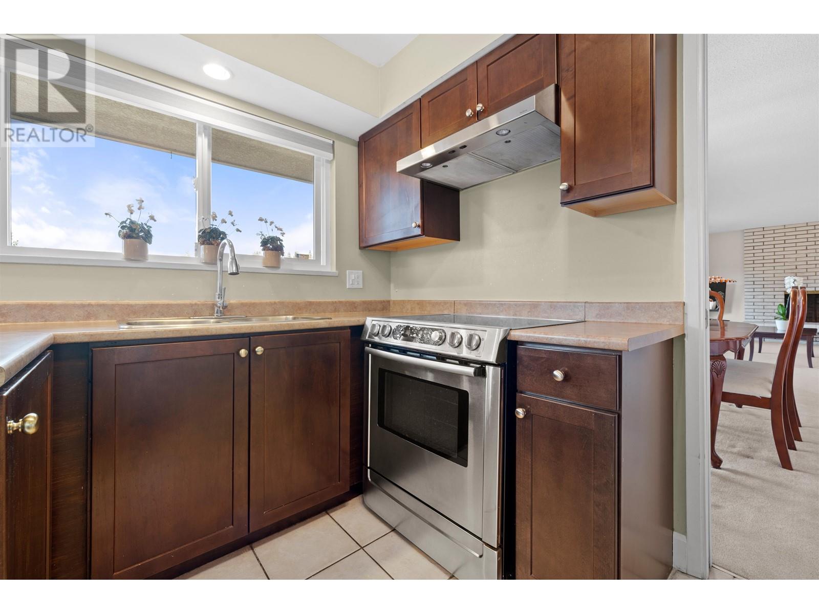 783 Vinedale Road, North Vancouver, British Columbia  V7K 1A1 - Photo 19 - R2971664