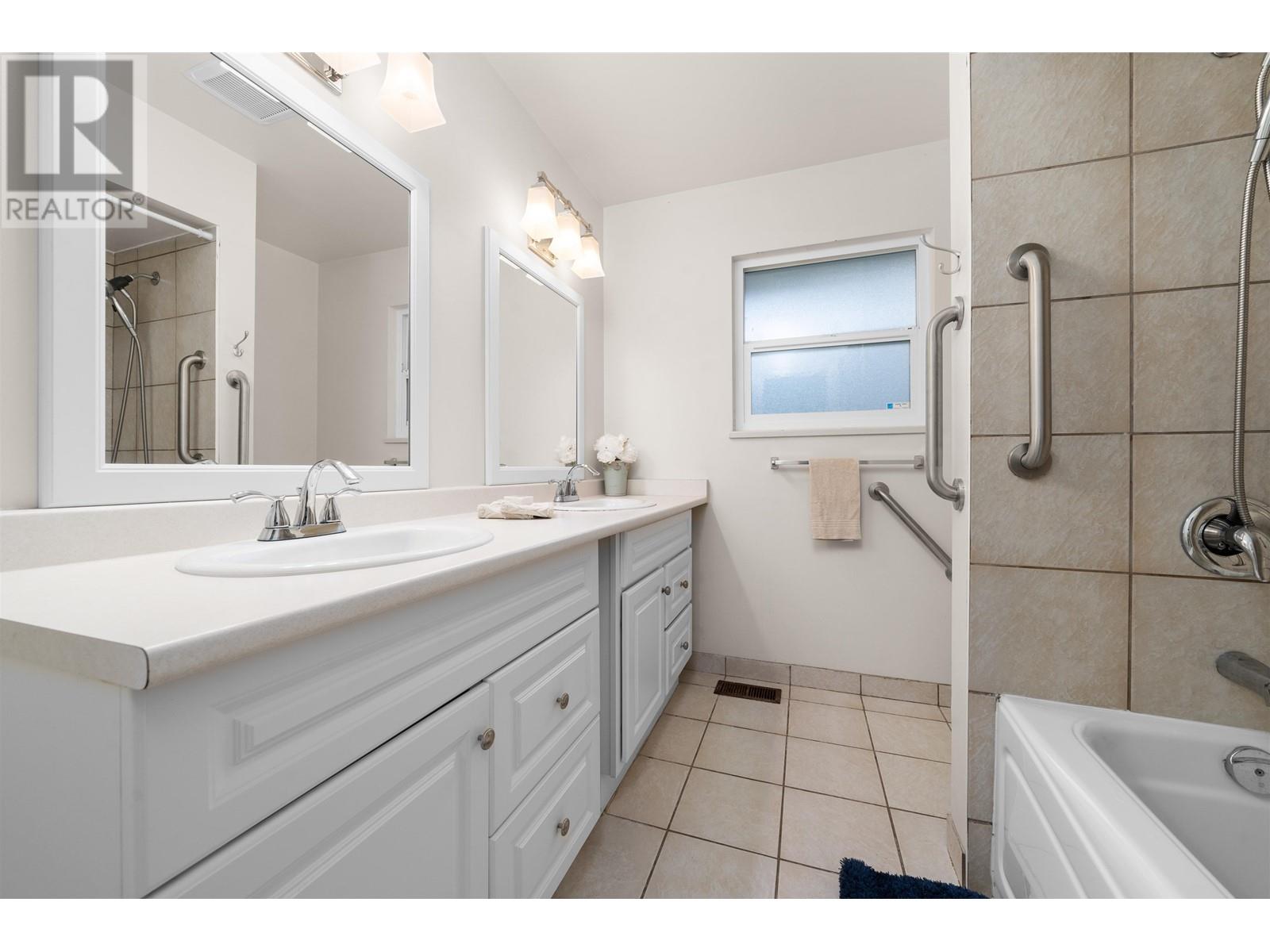 783 Vinedale Road, North Vancouver, British Columbia  V7K 1A1 - Photo 26 - R2971664
