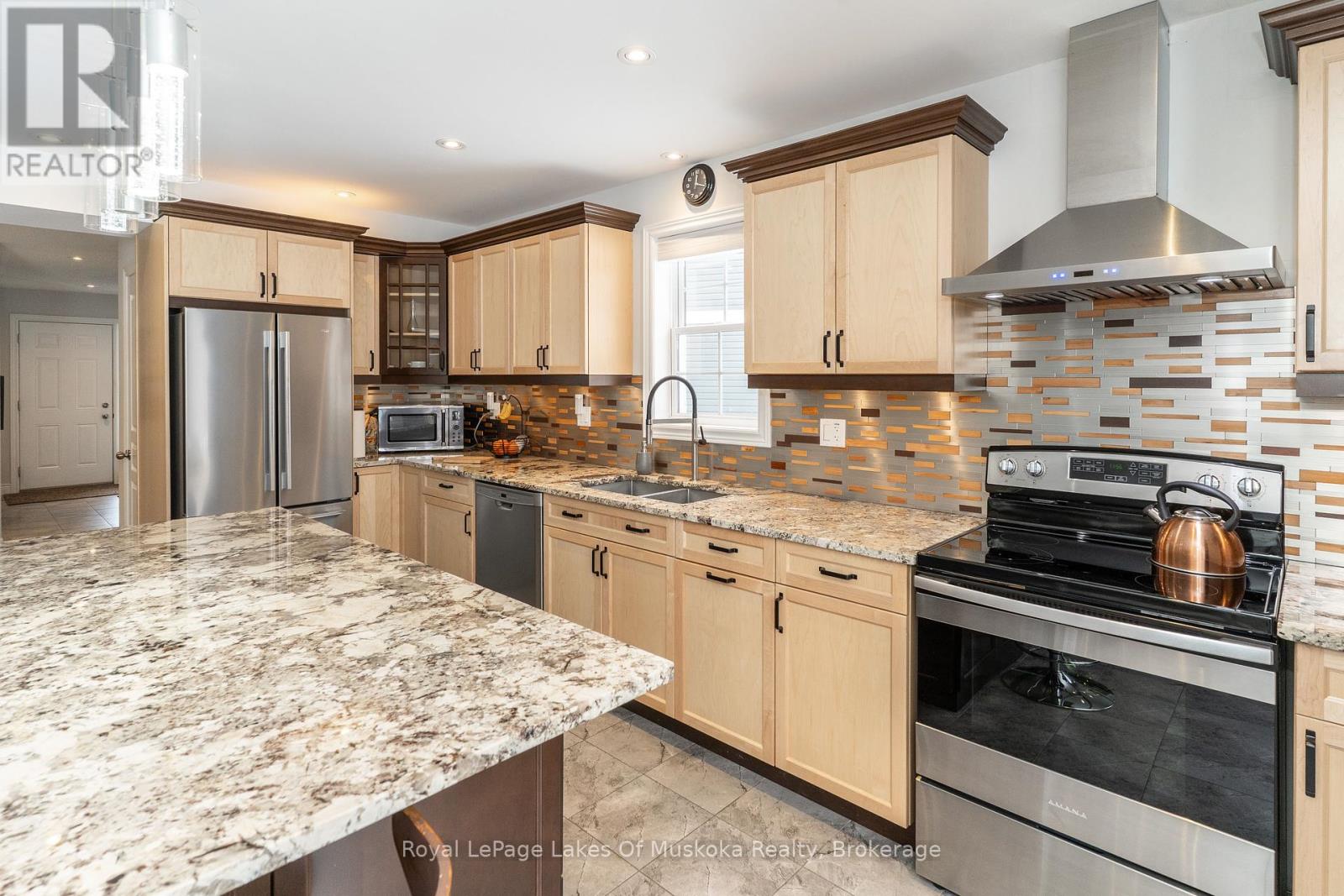 320 Pine Street E, Gravenhurst, Ontario  P1P 1B1 - Photo 11 - X11993224