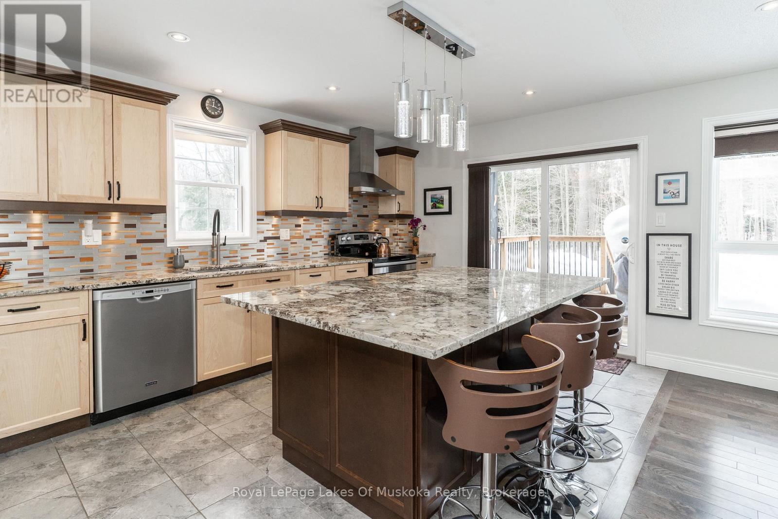 320 Pine Street E, Gravenhurst, Ontario  P1P 1B1 - Photo 9 - X11993224