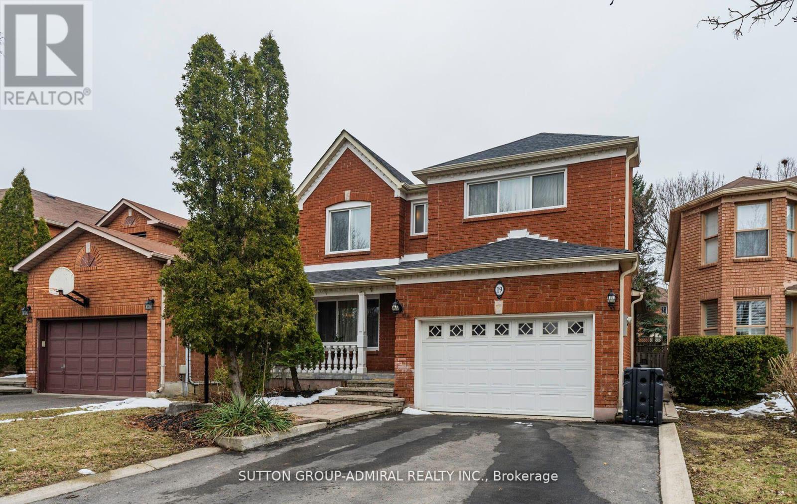 19 Maxwell Court, Vaughan, Ontario  L4J 8G9 - Photo 1 - N11993232