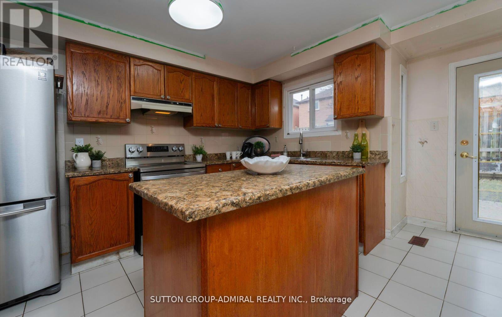 19 Maxwell Court, Vaughan, Ontario  L4J 8G9 - Photo 12 - N11993232