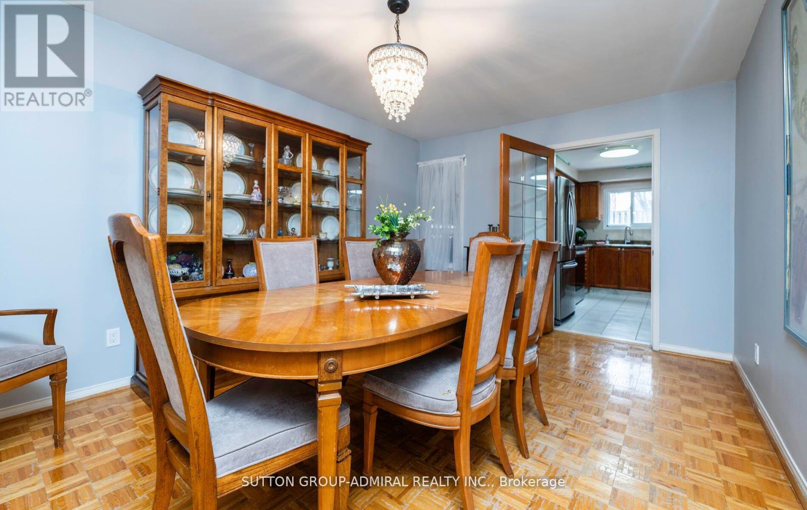 19 Maxwell Court, Vaughan, Ontario  L4J 8G9 - Photo 9 - N11993232