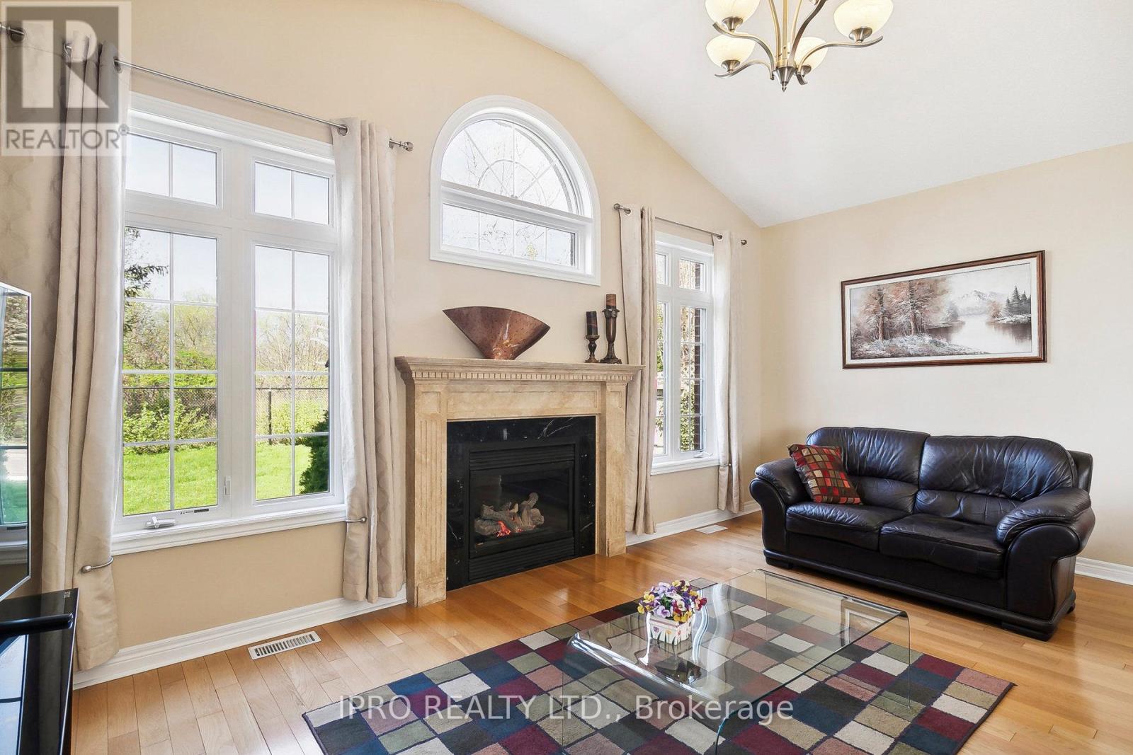 6829 Golden Hills Way, Mississauga, Ontario  L5W 1P3 - Photo 10 - W11993242