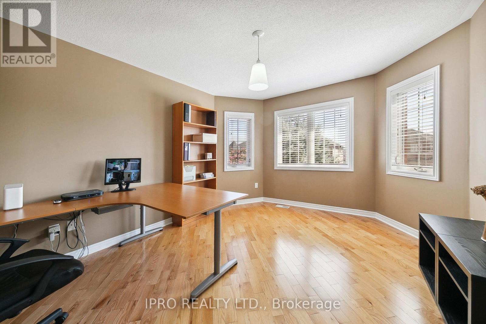 6829 Golden Hills Way, Mississauga, Ontario  L5W 1P3 - Photo 25 - W11993242