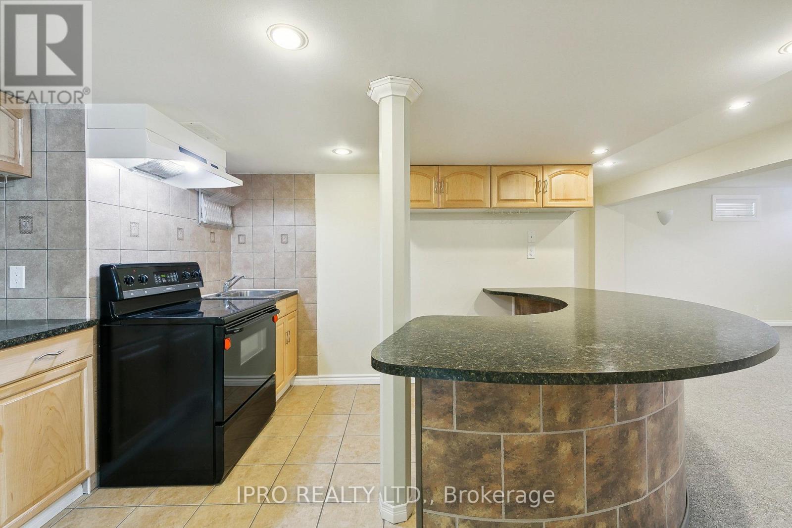 6829 Golden Hills Way, Mississauga, Ontario  L5W 1P3 - Photo 38 - W11993242