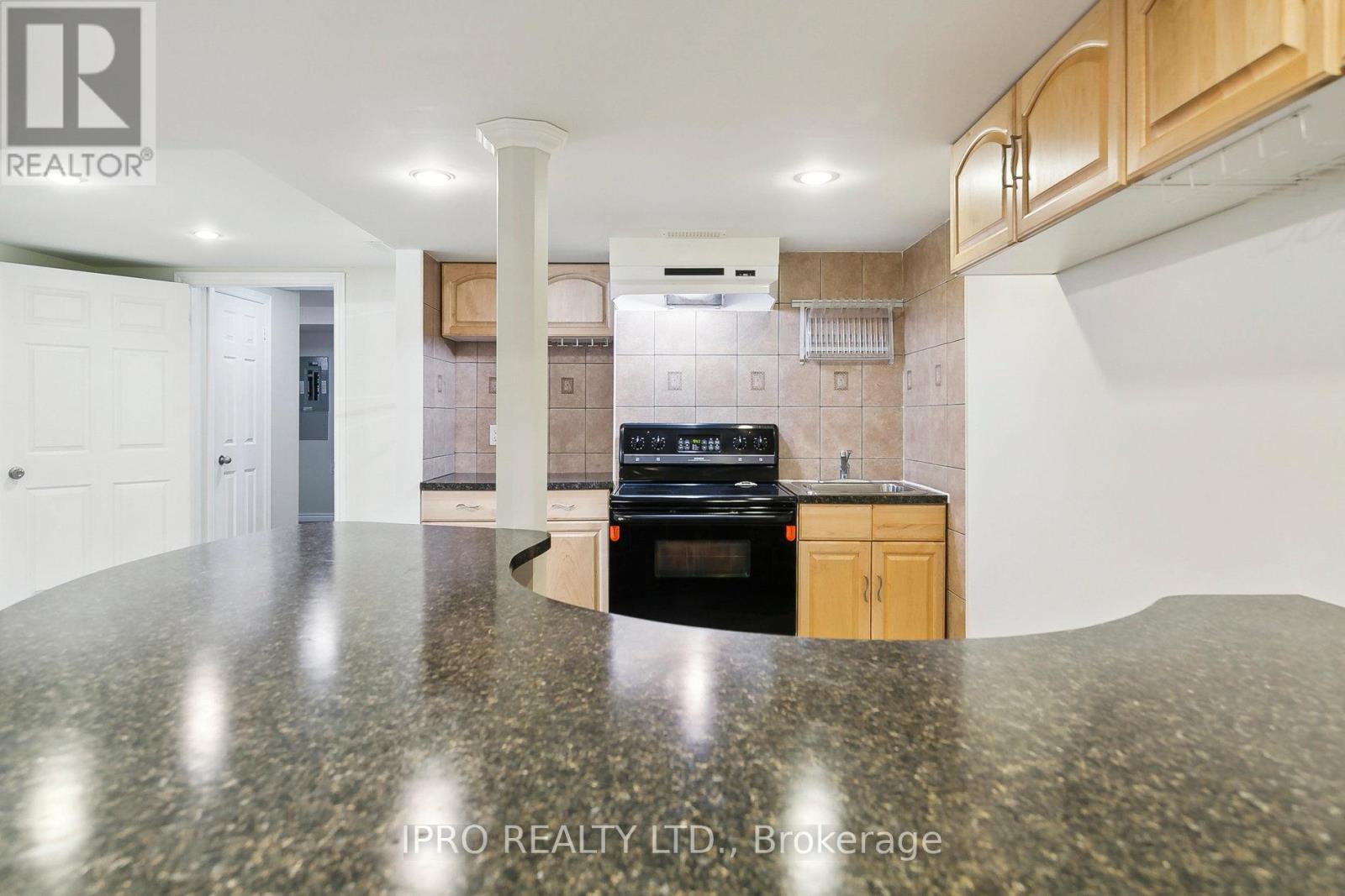 6829 Golden Hills Way, Mississauga, Ontario  L5W 1P3 - Photo 39 - W11993242