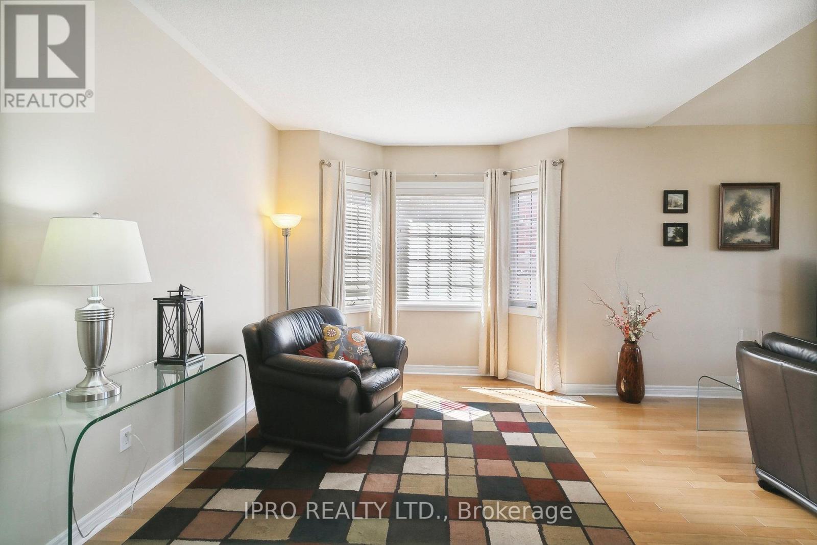 6829 Golden Hills Way, Mississauga, Ontario  L5W 1P3 - Photo 8 - W11993242