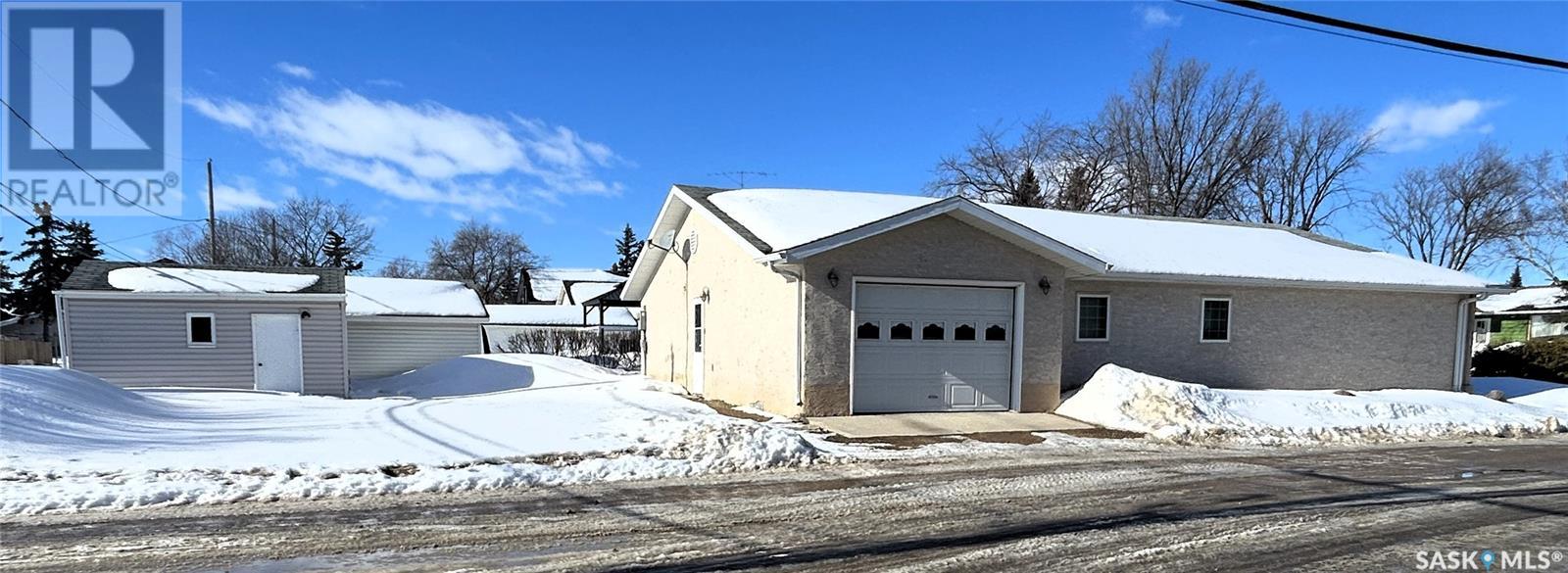 916 103rd Avenue, Tisdale, Saskatchewan  S0E 1T0 - Photo 1 - SK996745