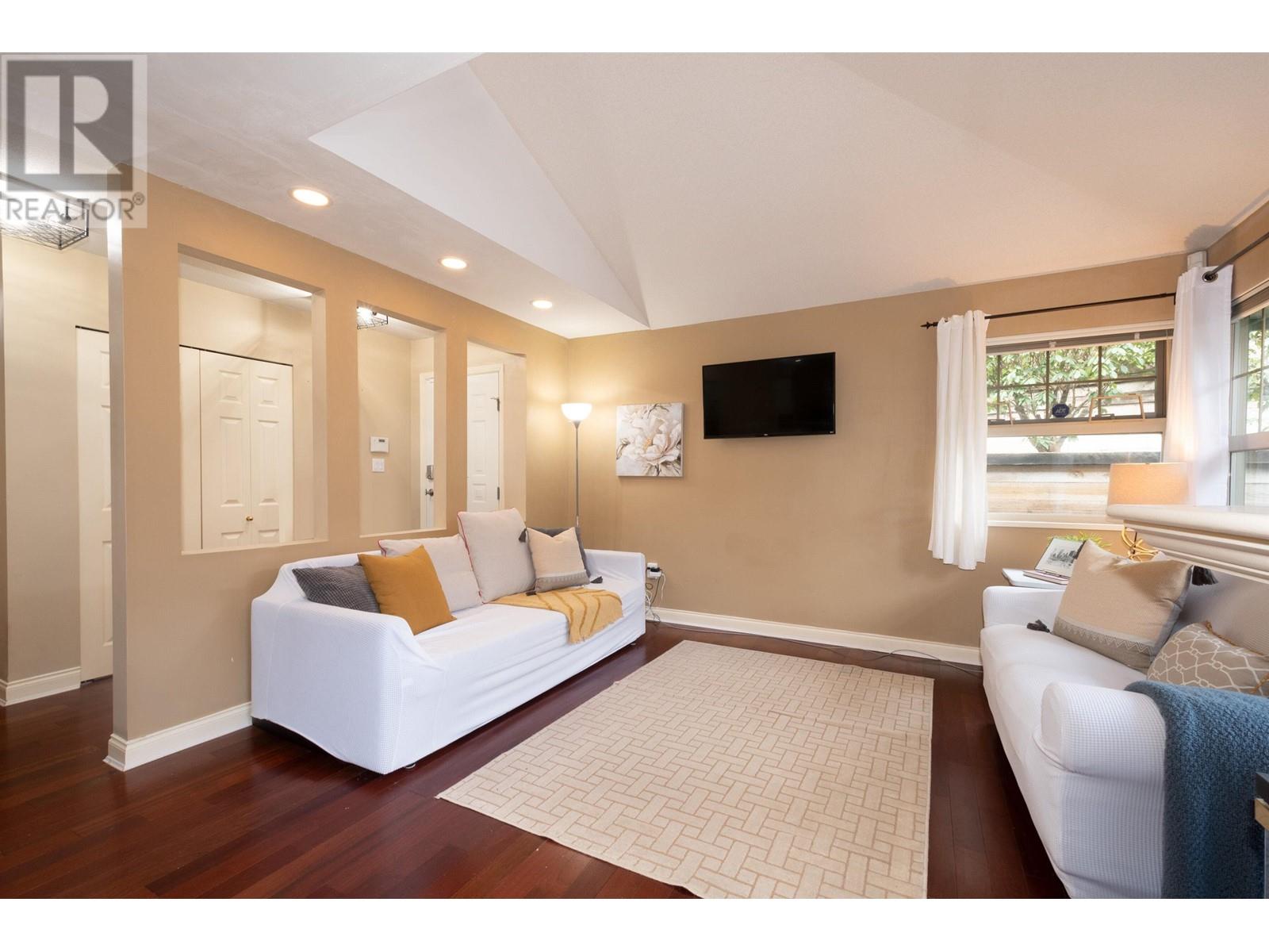 20 65 Foxwood Drive, Port Moody, British Columbia  V3H 4Z5 - Photo 2 - R2971582