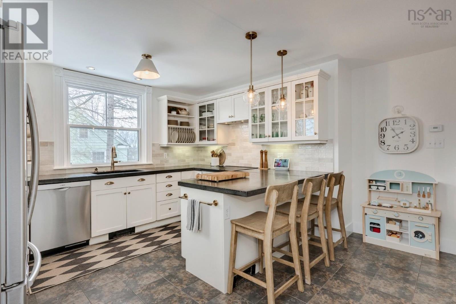 542 King Street, Windsor, Nova Scotia  B0N 2T0 - Photo 16 - 202503810