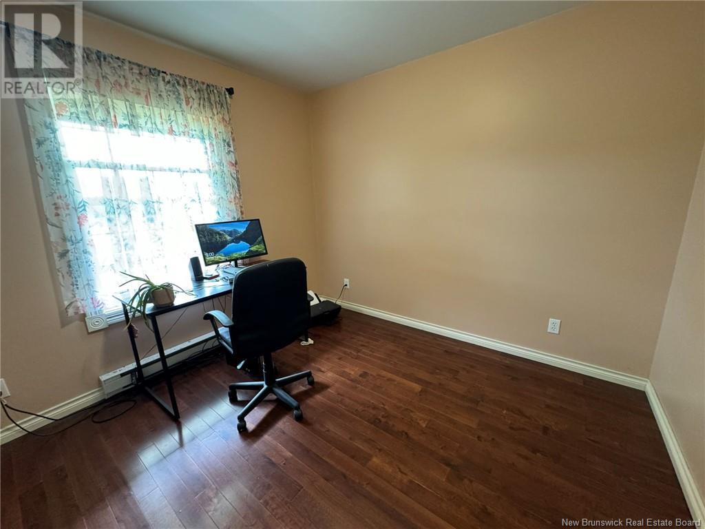 105 Bridge Street, Woodstock, New Brunswick  E7M 5Y7 - Photo 15 - NB113136
