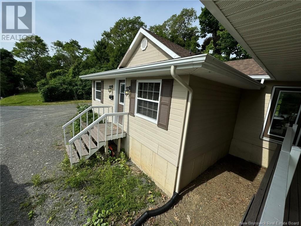 105 Bridge Street, Woodstock, New Brunswick  E7M 5Y7 - Photo 27 - NB113136