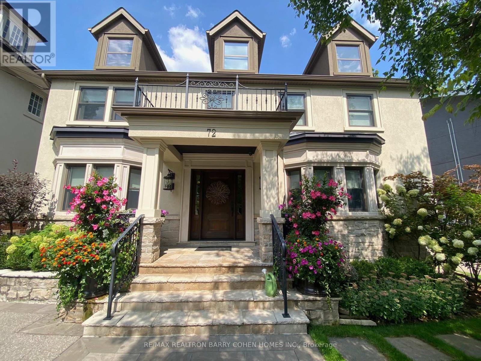 72 TEDDINGTON PARK AVENUE, Toronto, Ontario