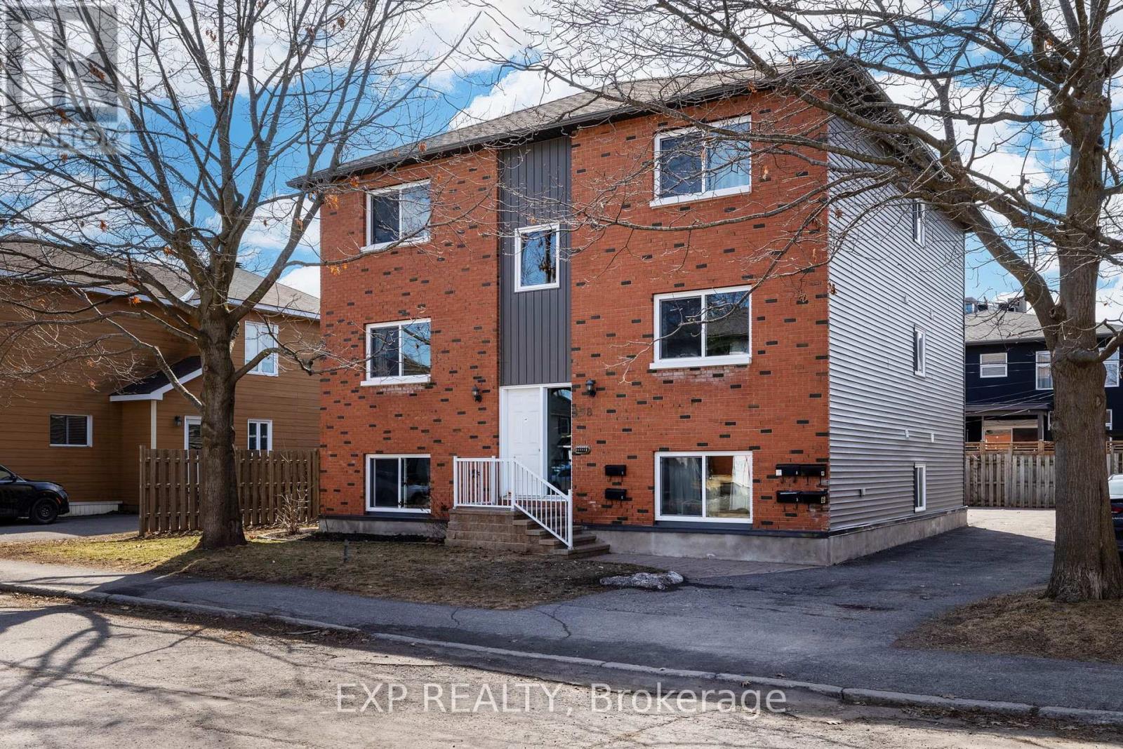 358 WINSTON AVENUE, Ottawa, Ontario