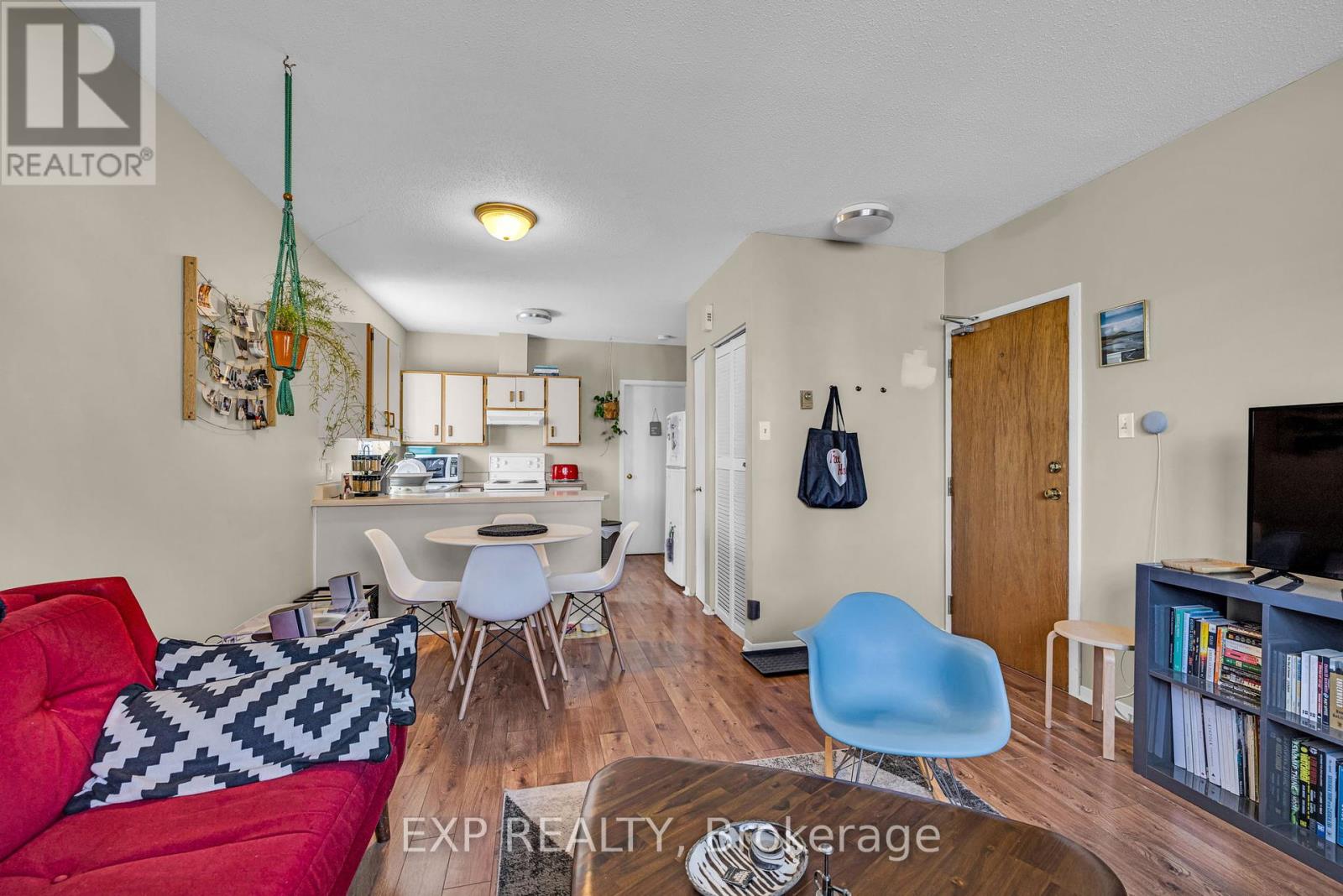 358 Winston Avenue, Ottawa, Ontario  K2A 1Y5 - Photo 7 - X11993253