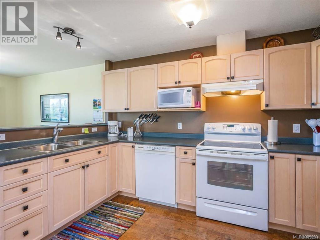 Property at 10185 View St image 5