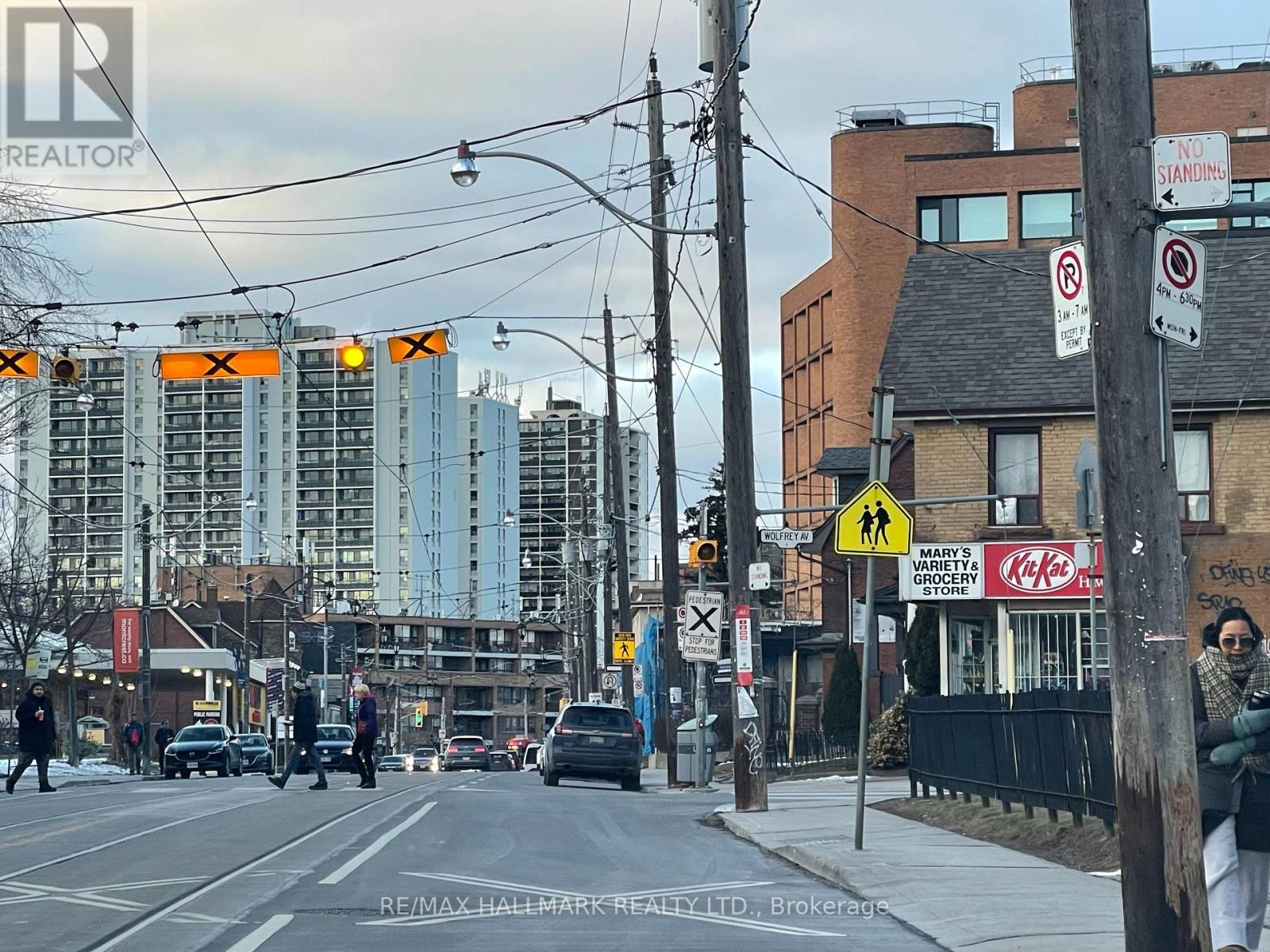 Property at 675 BROADVIEW AVENUE image 4