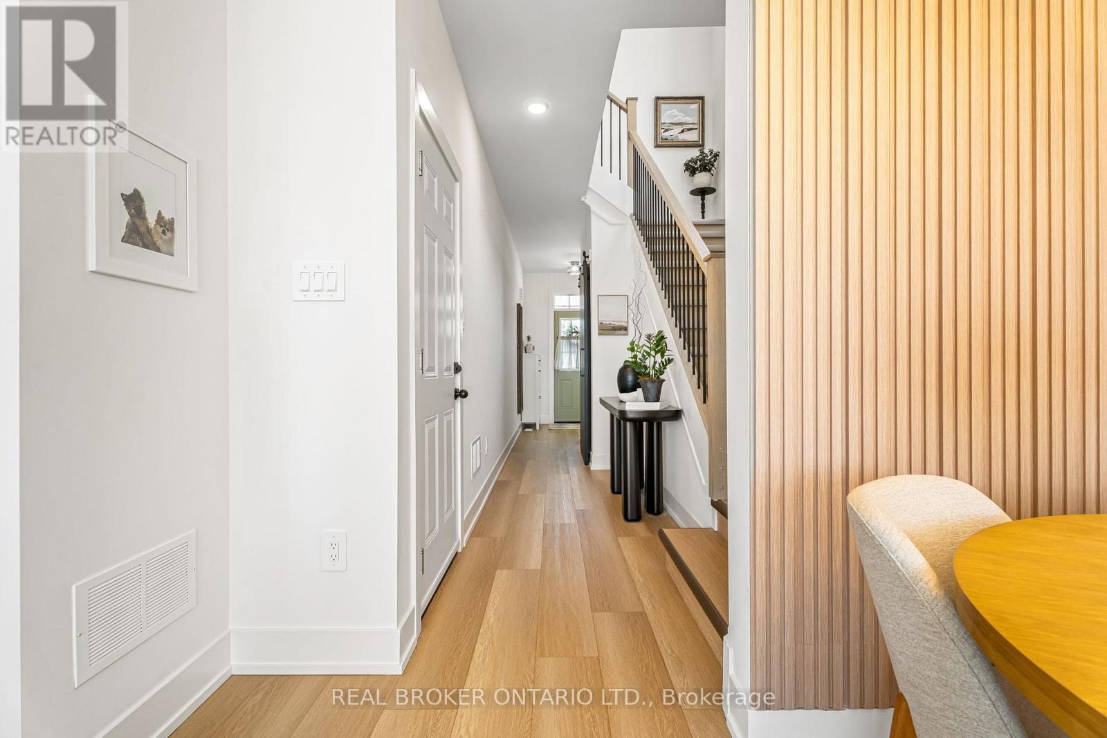 Property at 22 - 690 BROADWAY image 4