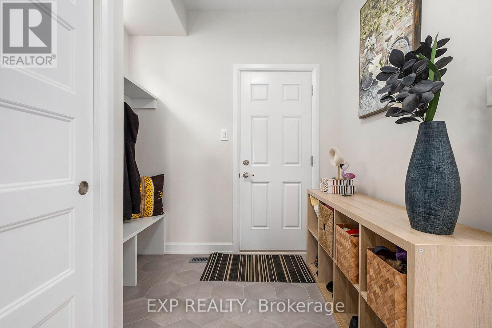 Property at 620 ENCLAVE LANE image 3